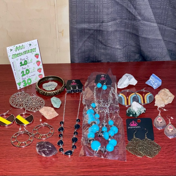 Floral Dark Gold Mandala Pattern Earrings Paparazzi - Picture 6 of 7